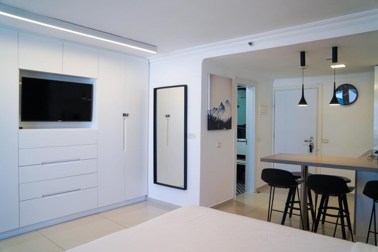 Beachfront Boutique Apartment Herzelia エクステリア 写真